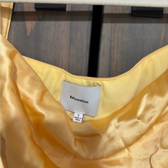 REFORMATION Oren Silk Dress in Sunshine S - Picture 5 of 6